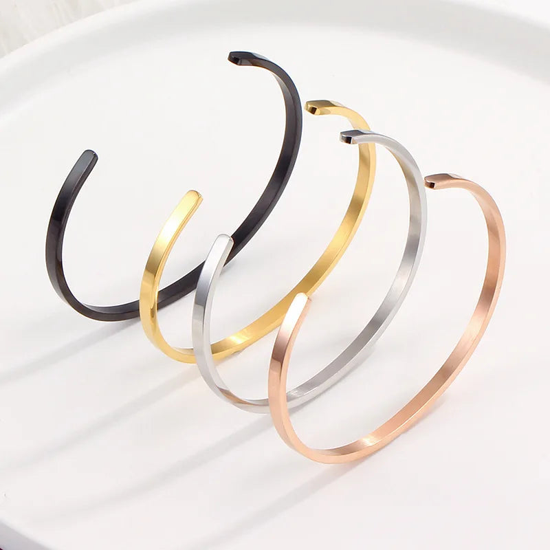 Féliza Open Cuff Bracelet – Minimalist Elegance with Modern Charm