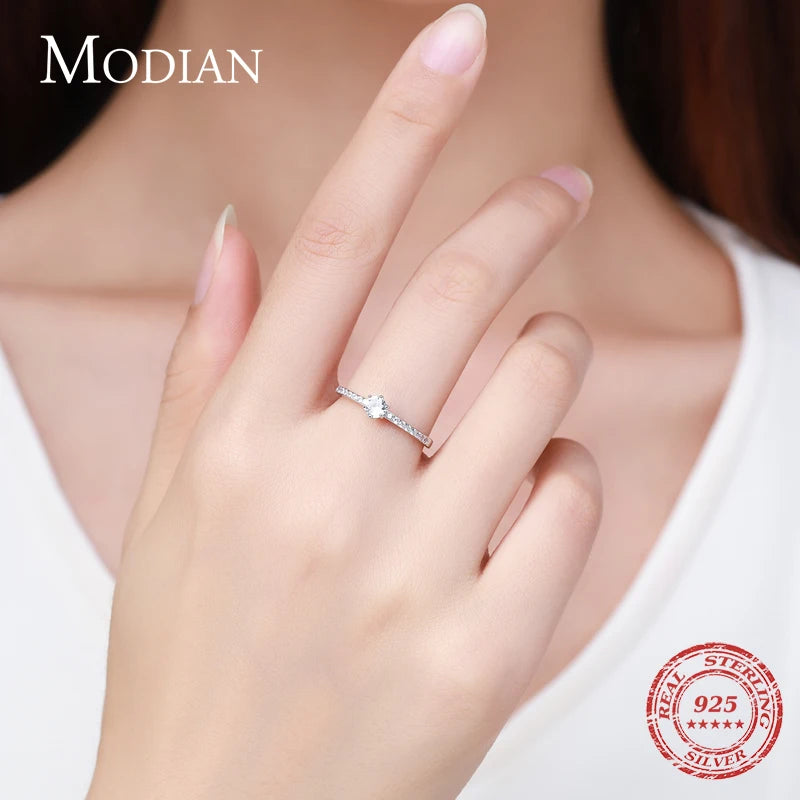 Féliza Pave Stone Ring – Sparkling Elegance for Every Occasion