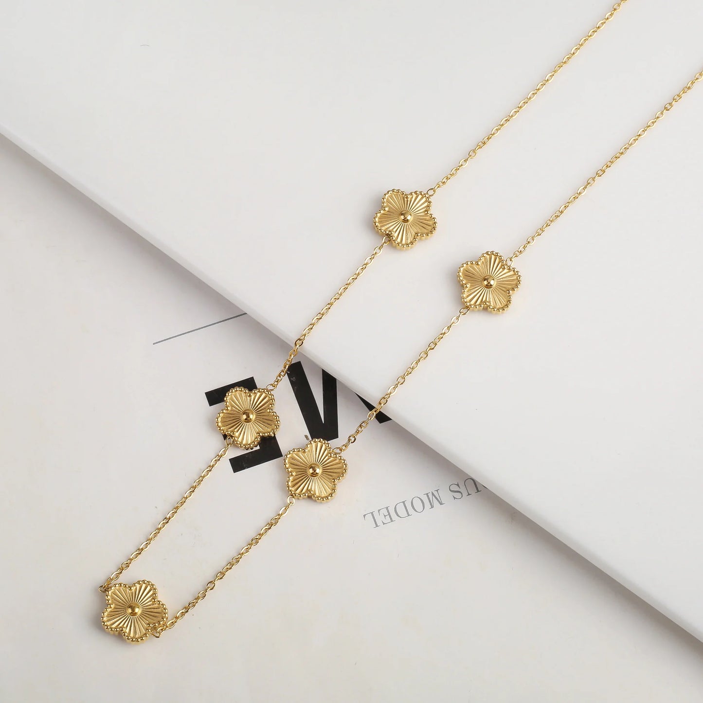 Féliza Four-Leaf Clover Necklace – Elegance and Good Fortune