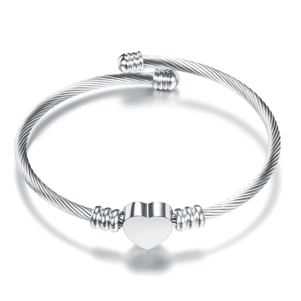 Féliza Heart Cable Bracelet – A Bold Symbol of Strength and Love