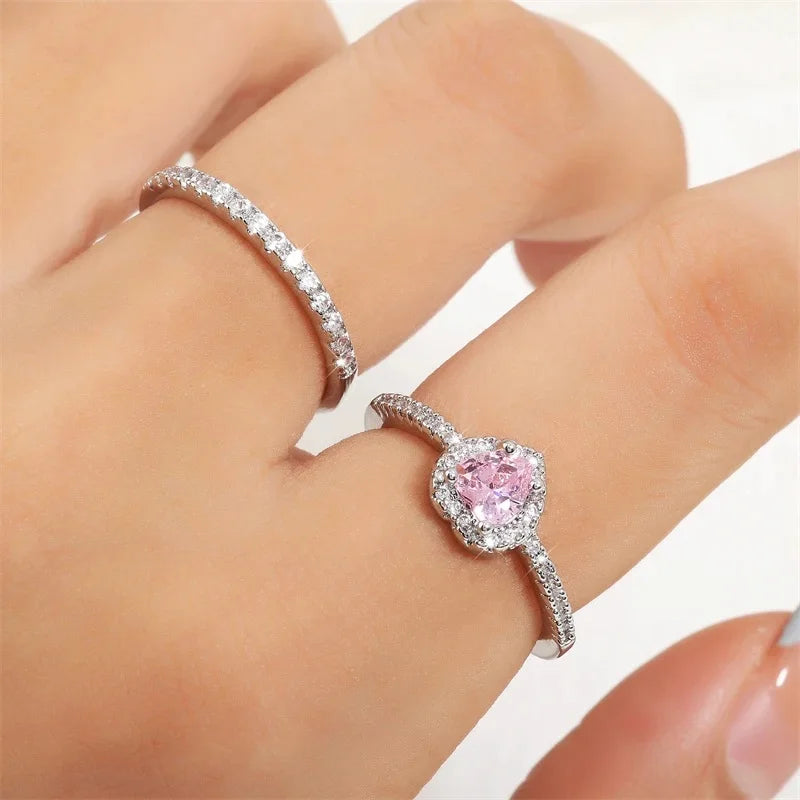 Féliza Pink Stone Ring – A Romantic Touch of Feminine Elegance