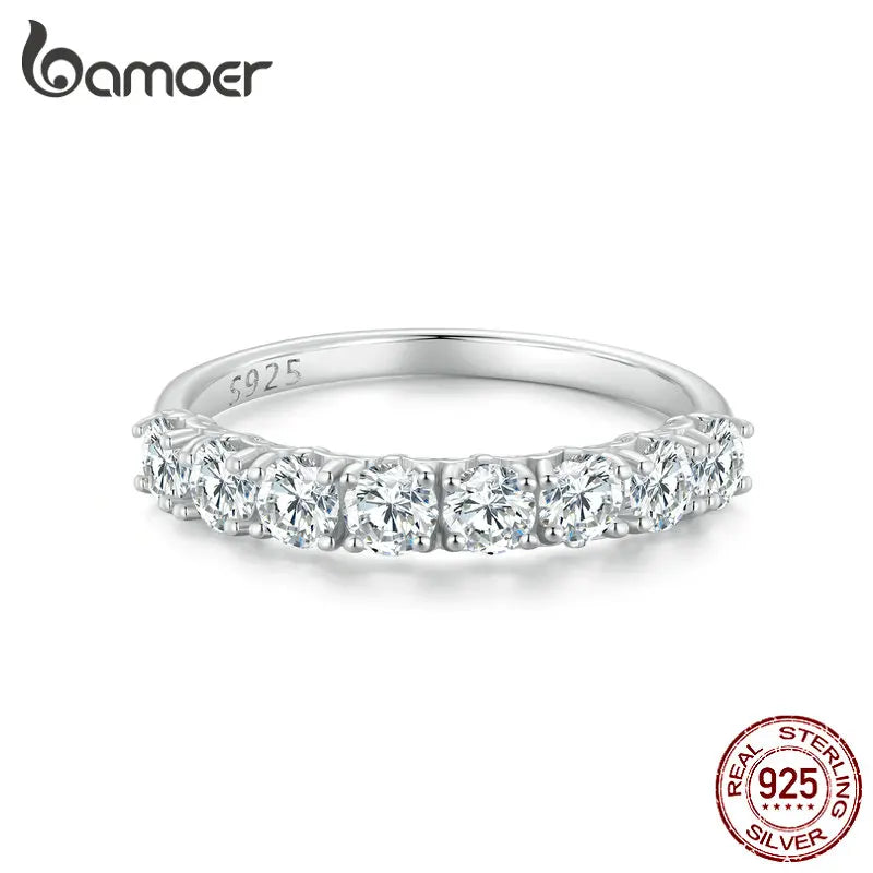 Féliza Nine-Pearl Ring – A Sophisticated Symphony of Pearls in 925 Sterling Silver