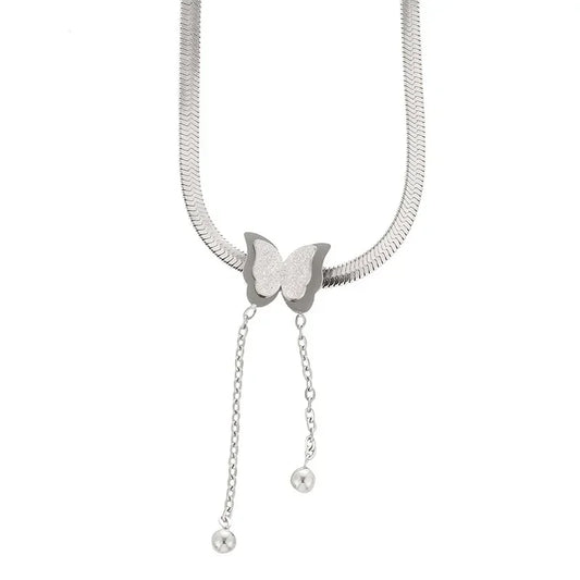Féliza Vintage Butterfly Necklace – Timeless Elegance with a Retro Touch