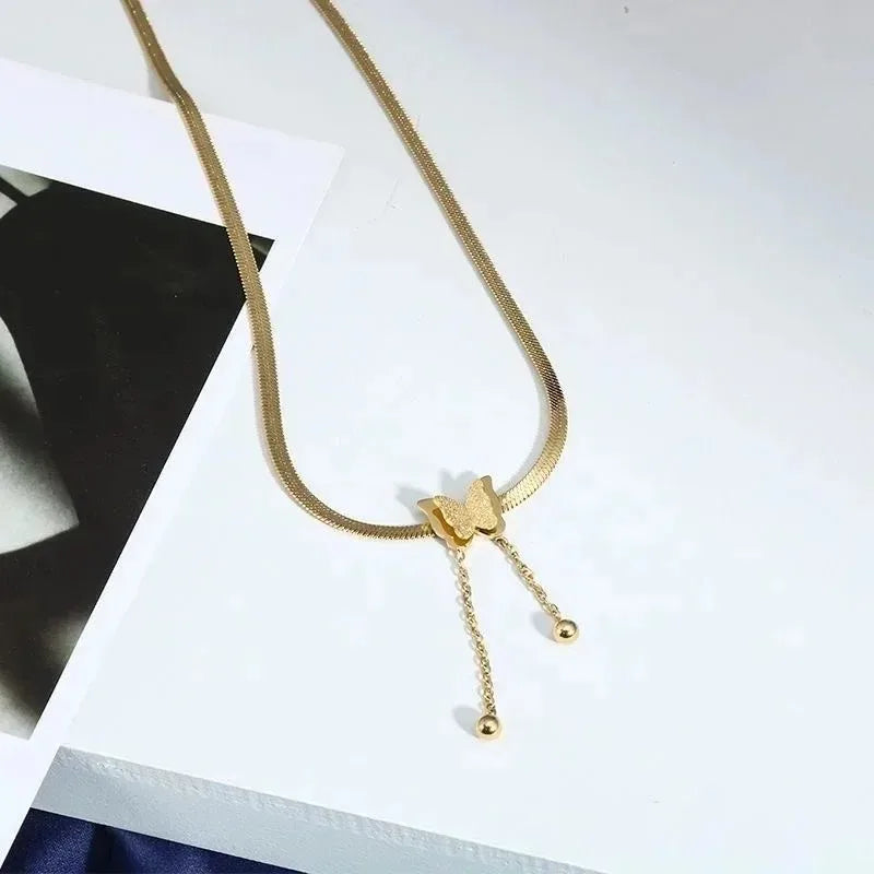 Féliza Vintage Butterfly Necklace – Timeless Elegance with a Retro Touch