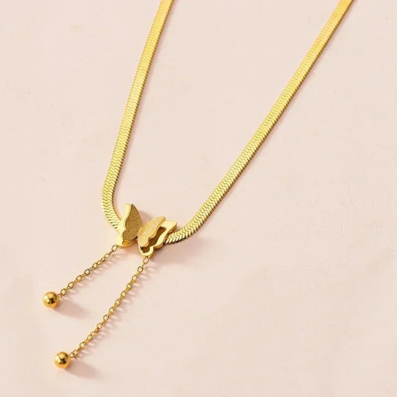 Féliza Vintage Butterfly Necklace – Timeless Elegance with a Retro Touch