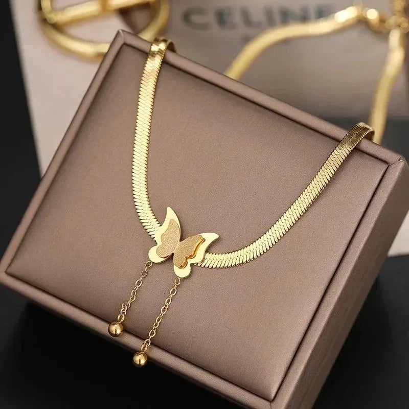 Féliza Vintage Butterfly Necklace – Timeless Elegance with a Retro Touch