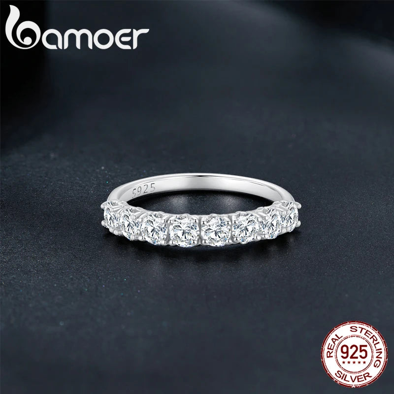 Féliza Nine-Pearl Ring – A Sophisticated Symphony of Pearls in 925 Sterling Silver