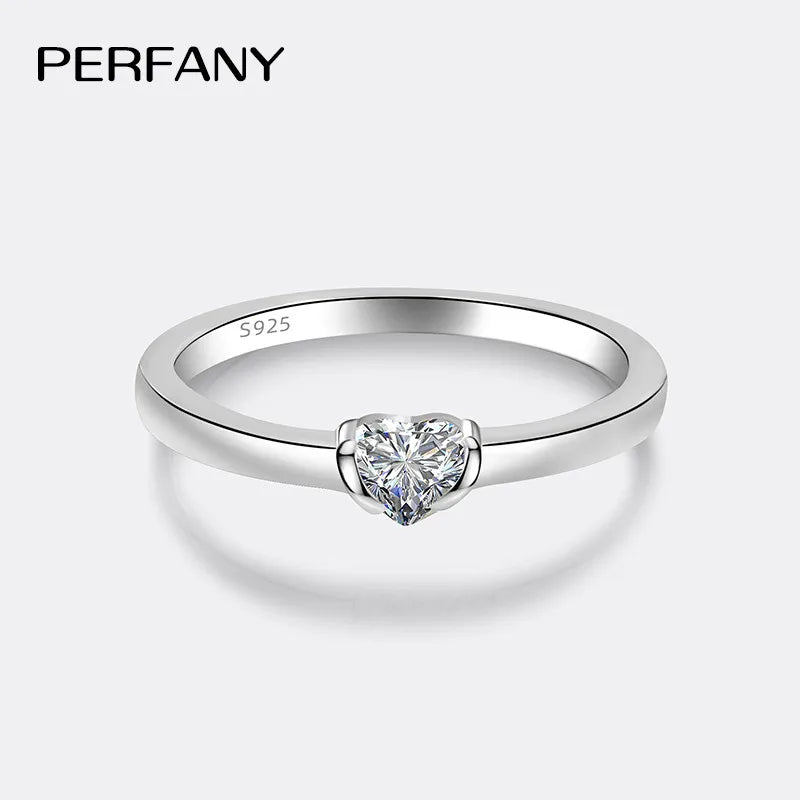 Féliza Heart Ring – A Romantic Symbol of Love and Elegance