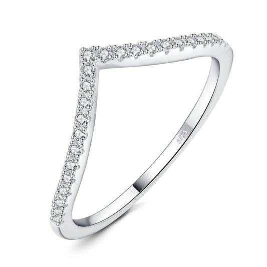Féliza V-Shaped Ring – A Bold Minimalist Statement in 925 Sterling Silver