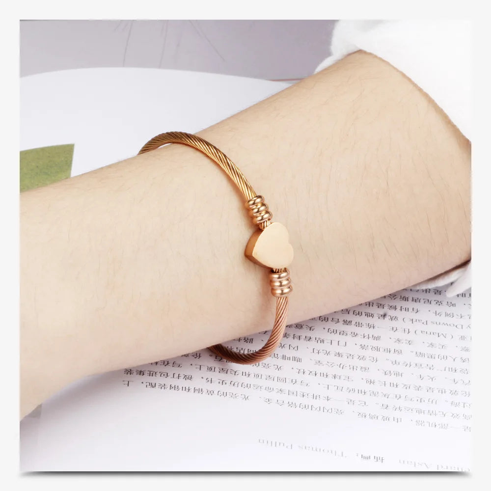 Féliza Heart Cable Bracelet – A Bold Symbol of Strength and Love